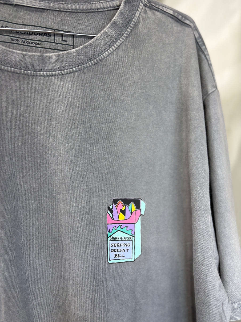 Polera Acid Santas Pecadoras Cajetilla Tablas