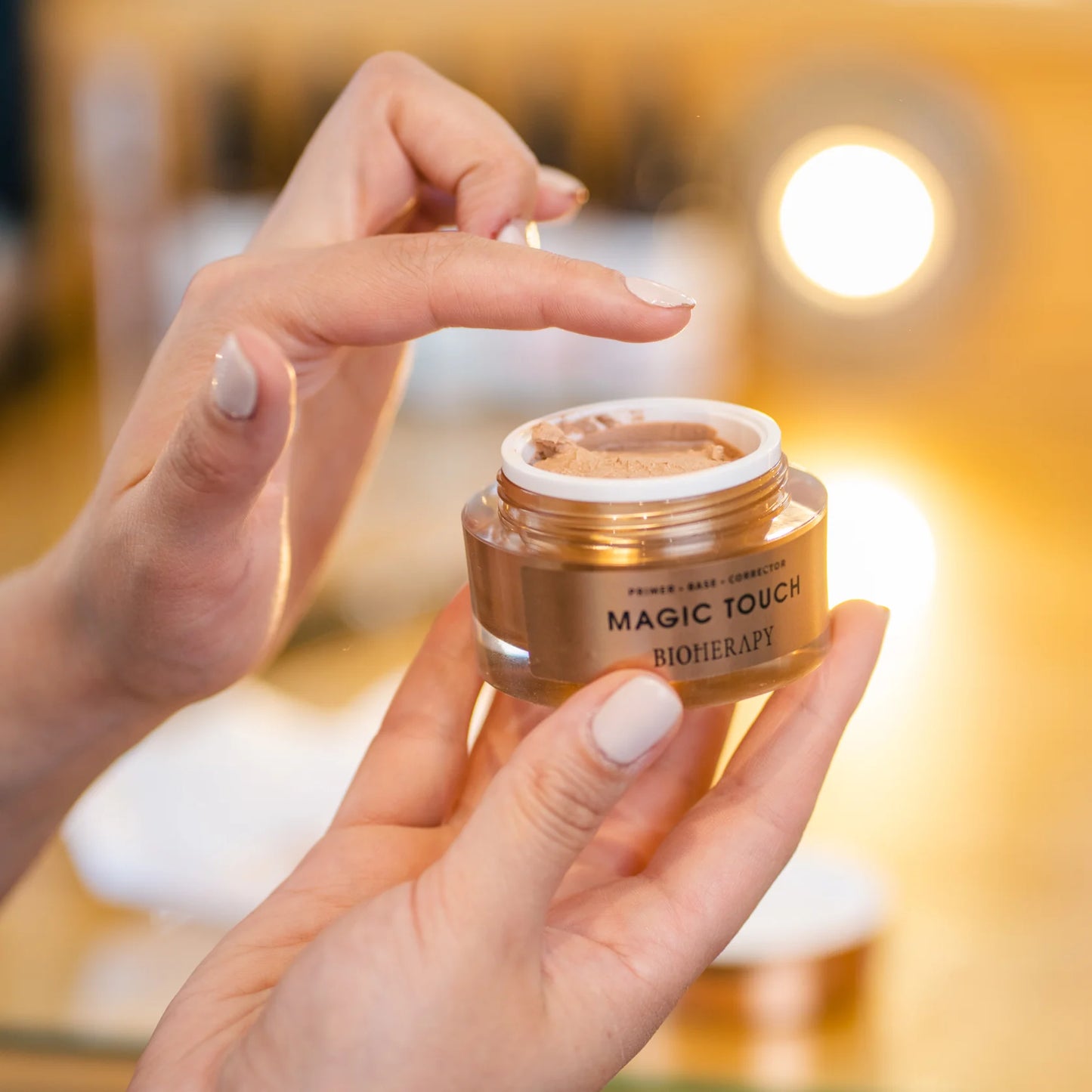 Primer, Base y Corrector 3 en1 Magic Touch +Vitamin C